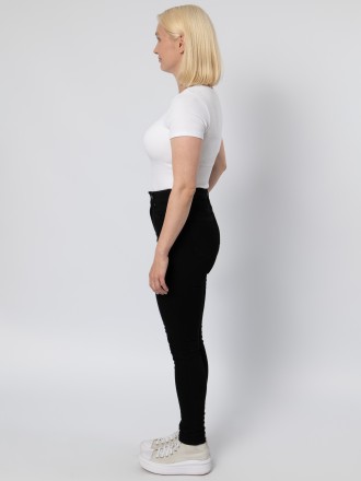 Model Jennifer  92409