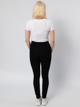 Model Jennifer  92409