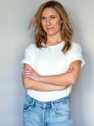 Model Elena 93281