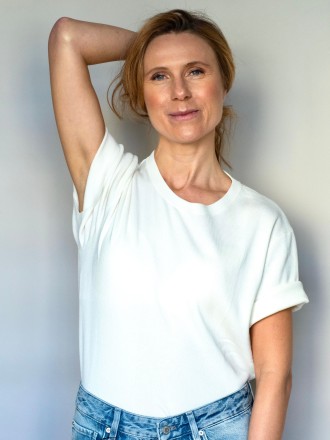 Model Elena 93281