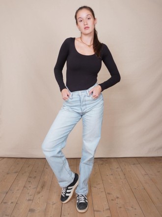 Model Pauline  94865