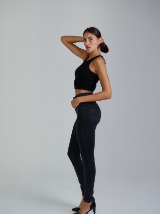 Model Michelle 97049