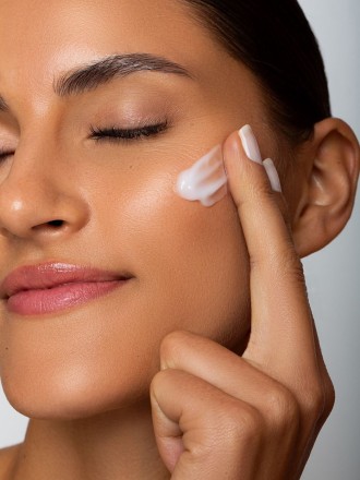 Model Michelle 97049